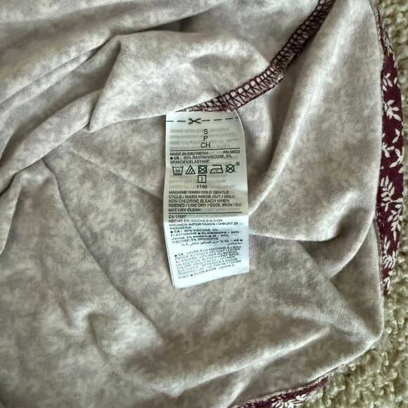 Size Small Floral Old Navy Red and White Dress - Picture 2 of 4